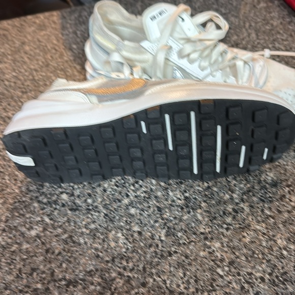 New ladies waffle white Nikes - Picture 12 of 13